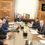 مصرف ليبيا المركزي يبدأ تفعيل شركات الصرافة.. هل ينخفض سعر الدولار؟